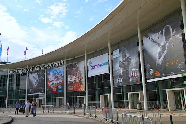посетители на gamescom в Кьолн като контекст за Opening Night Live 2026